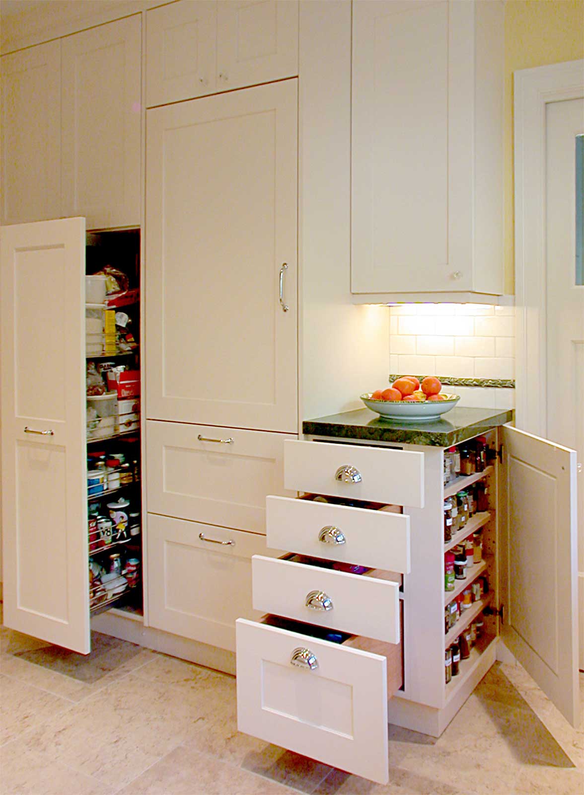 Pull-Out Storage Options to Consider for Your Kitchen